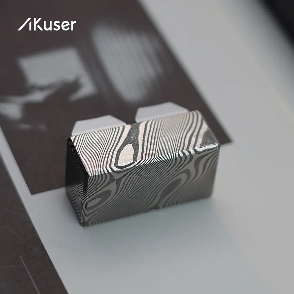 AKuser Damascus-texture switch tester
