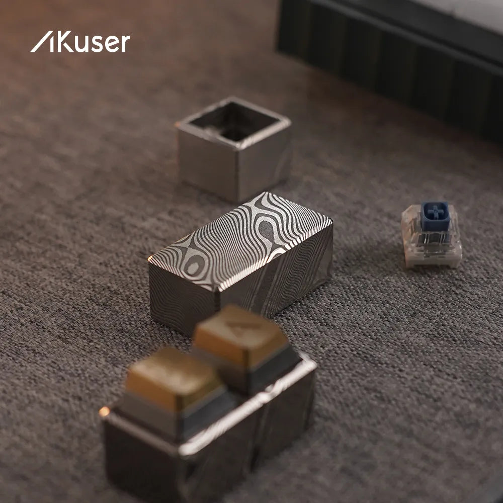 AKuser Damascus-texture switch tester